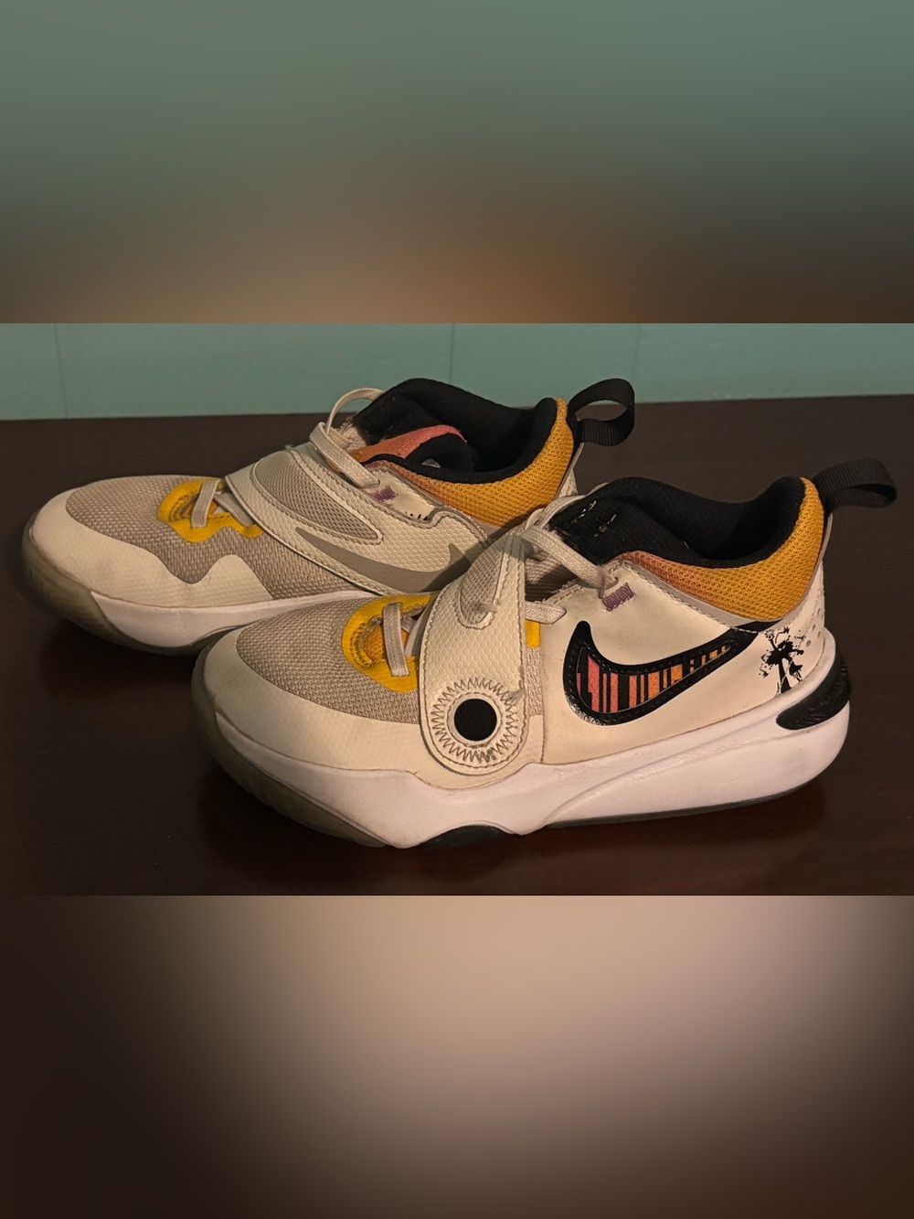 2023 Nike Team Hustle D11 GS Doodles Boys Basketball Sneaker Sz 1Y Orange Black